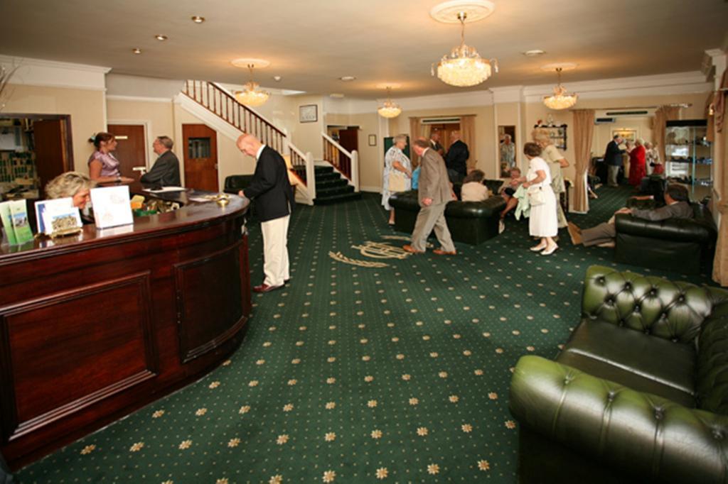Cliff Head Hotel Carlyon Bay Exterior photo
